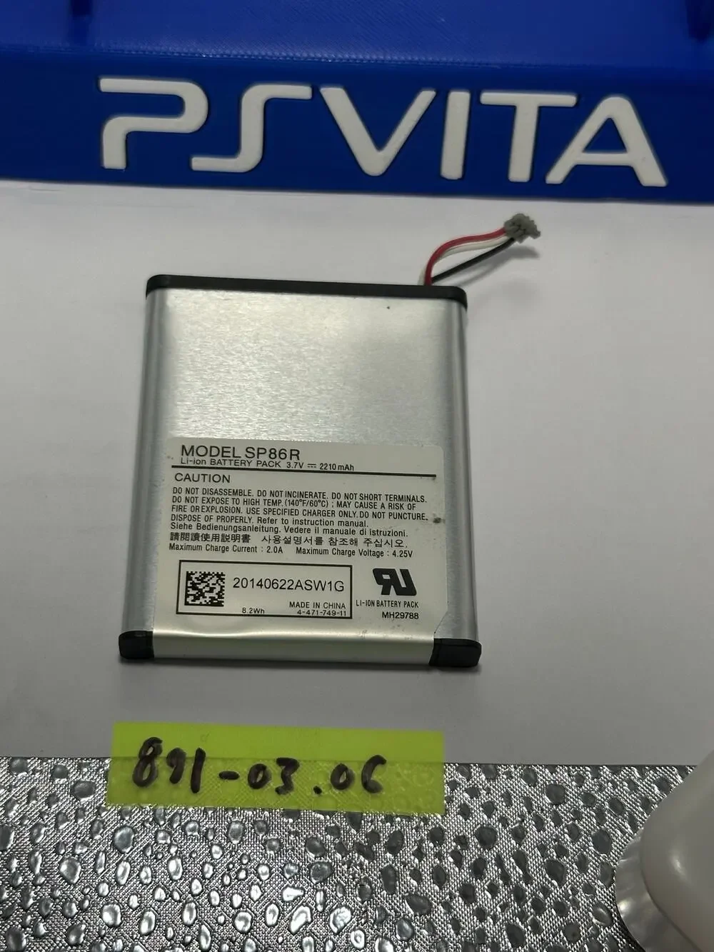 OEM ps vita 2000  battery - pre owned - authentic